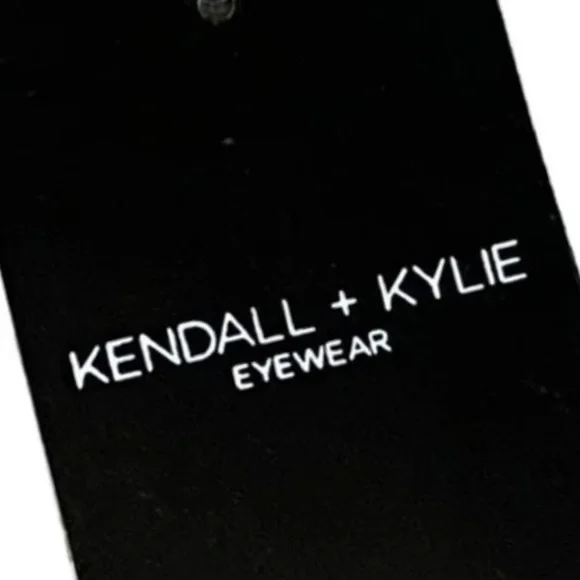 Embrace your inner supermodel with these sleek and edgy cat-eye Sunglasses🔥❣️ - Picture 2 of 8